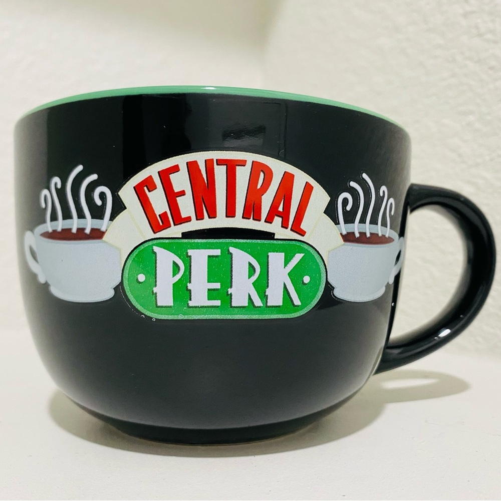 TV SHOW FRIENDS 16" PURPLE BACKPACK & CENTRAL PERK 24oz COFFEE MUG COMBO - Picture 7 of 9